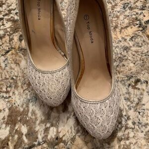 Top Moda Shoes Size 7 Silver Lace Stilleto